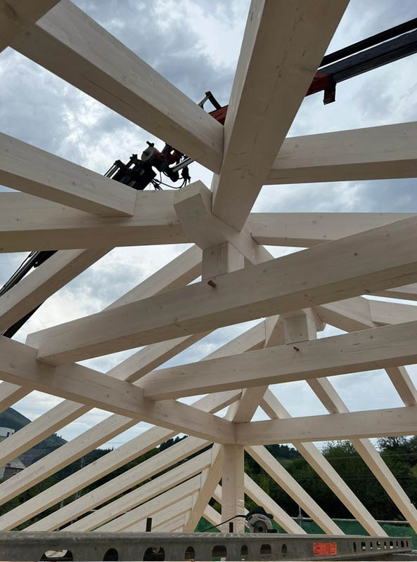 tejado con estructura de madera