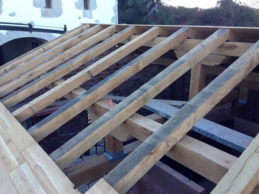 proceso de instalación de tejado de madera