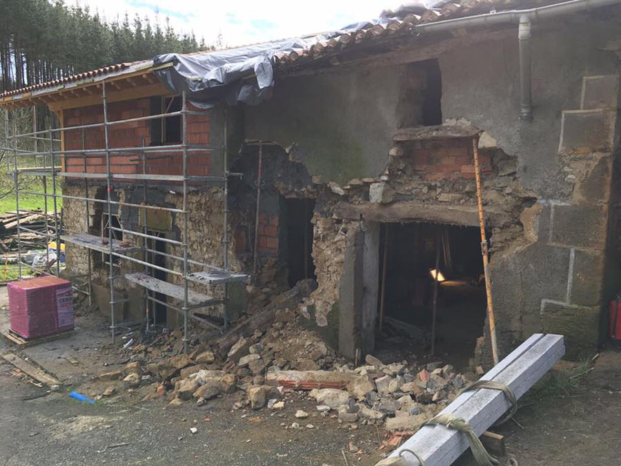 reconstrucción vivienda de piedra