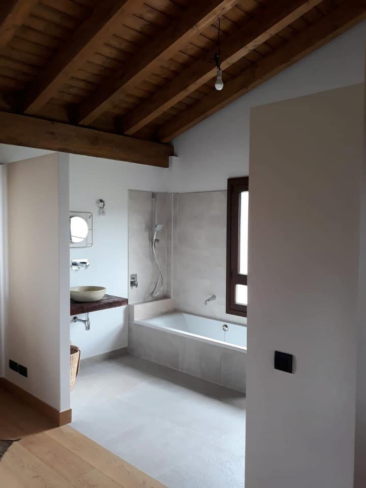 baño reformado estilo industrial