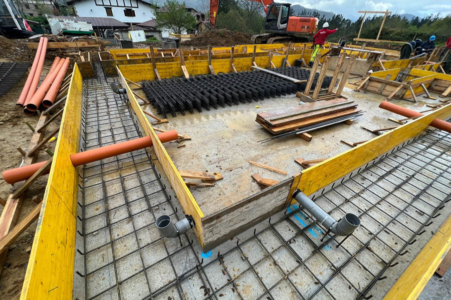 cimentación vivienda e inclusión de tuberías